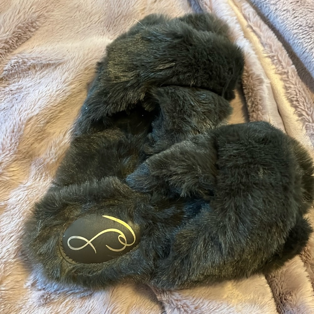 ES slippers New